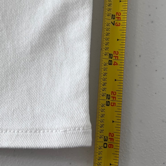 Old Navy Women’s WOW Loose White High Rise Jeans size 14 - Picture 7 of 8